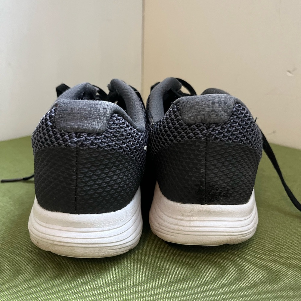 Nike Women’s Black & Gray Running Shoes with White Swoosh - Picture 5 of 8